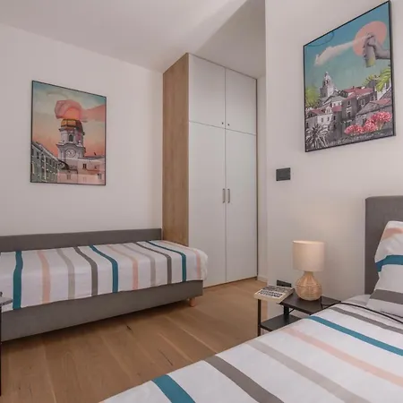 Family & Friends Pula - Top Floor - Free Parking Exterior photo