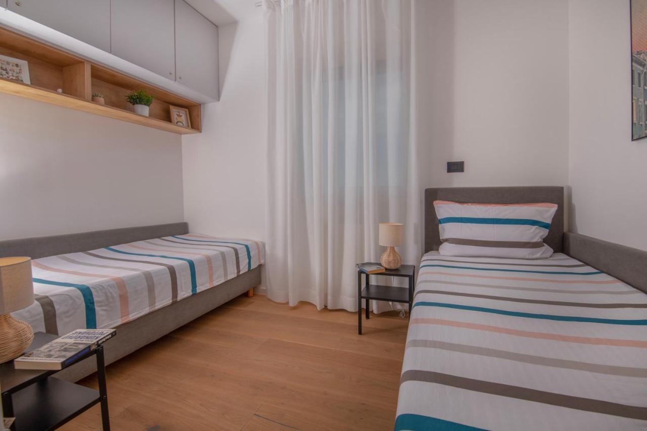 Family & Friends - Floor - Free Parking Apartment Pula