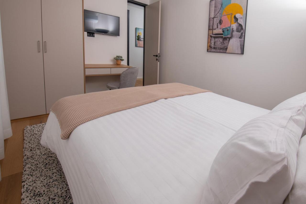 Family & Friends - Floor - Free Parking Apartment *